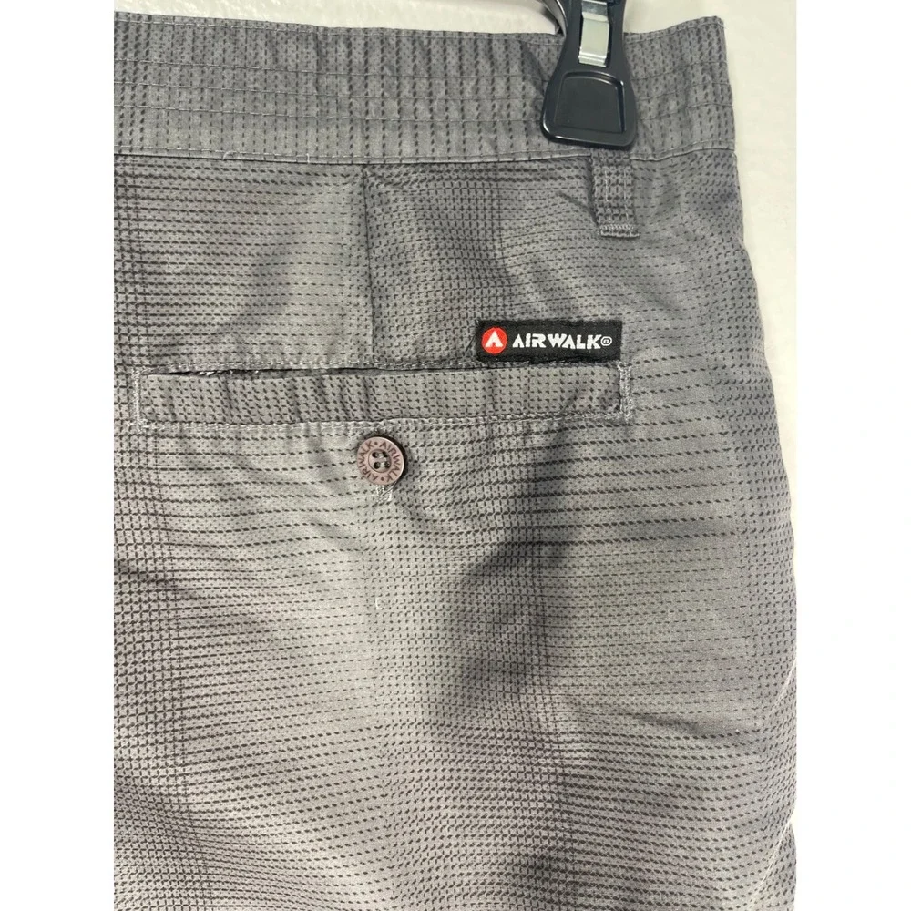 Airwalk Mens Gray‎ Grid Pattern Cargo Shorts Size 34 Flat Front Casual Outdoor